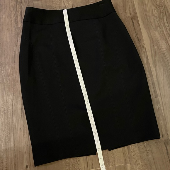 Express Pencil Skirt. Size 4 - Picture 9 of 13